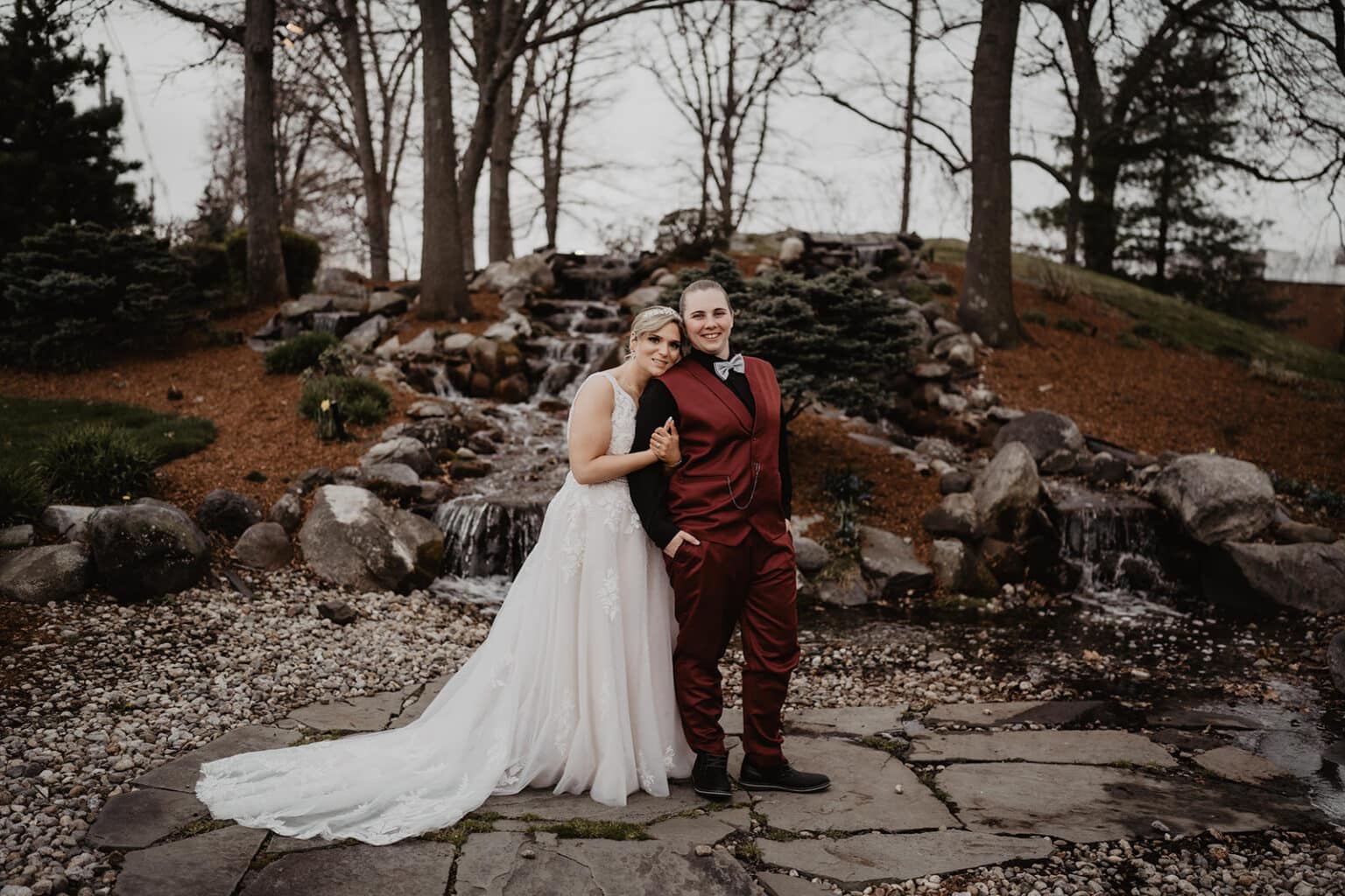 planning a wedding by date or season