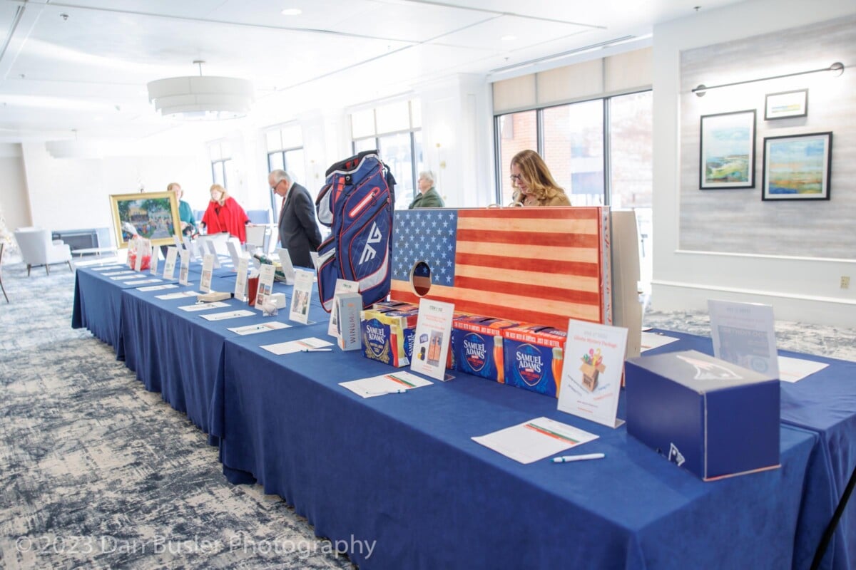 This image has an empty alt attribute; its file name is tiffany-ballroom-gala-auction.jpg